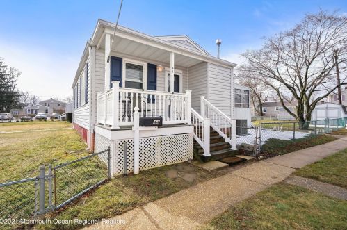 44 Belshaw Ave, Tinton Falls NJ 07724-2939 exterior