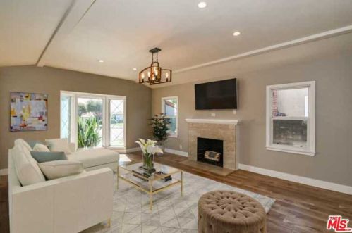 8015 8th Ave, Inglewood, CA 90305-1335