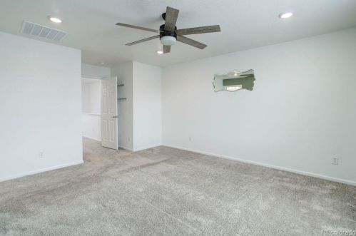 21051 60th Ave, Denver CO  80019 exterior