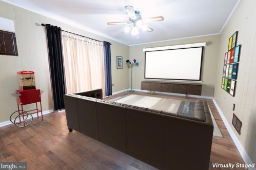 38 Catbird Ct, Trenton NJ 08648-2045 exterior