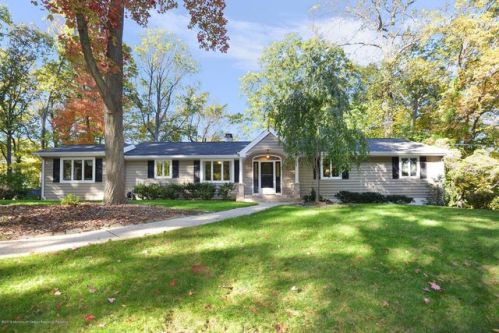 42 Tatum Dr, Middletown, NJ 07748-3126