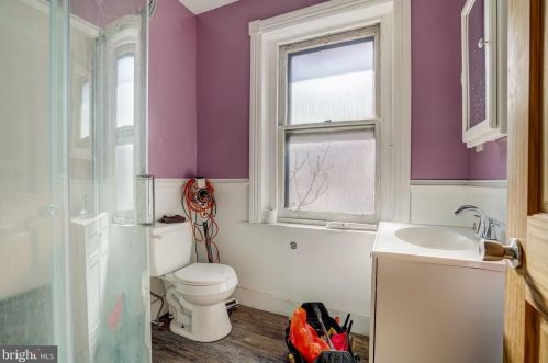 437 44 St, Philadelphia PA 19104-2910 exterior