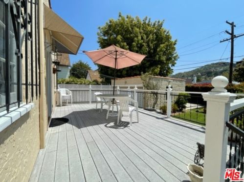 1318 Moncado Dr, Glendale CA  91207-1832 exterior