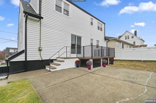 2 6th St, Wood-Ridge NJ  07075-2118 exterior