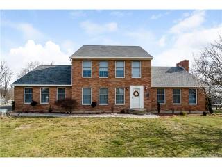302 Neill Dr, Watertown, CT 06795-1703