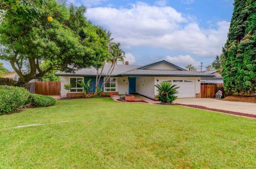 8207 Limon Ln, El Cajon, CA 92021-1122