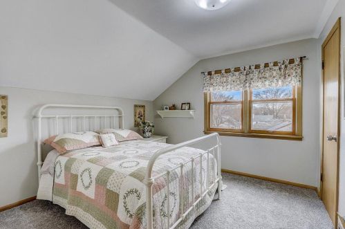 1729 5th St, Saint Paul MN  55112-6547 exterior