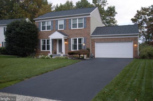 5791 Birch White Ct, Woodbridge, VA 22193-3354