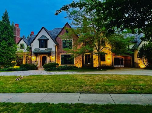 86 Prospect Ave, Highland Park, IL 60035-3329
