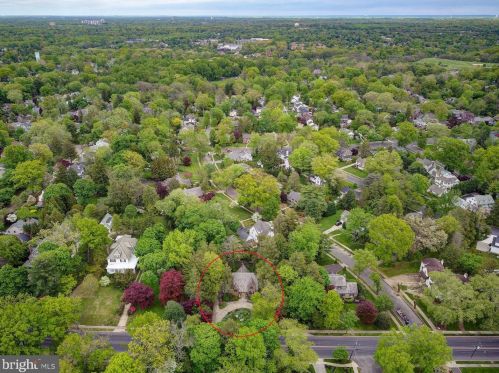 585 Warwick Rd, Haddonfield NJ 08033-3845 exterior