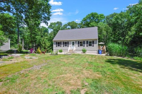 953 Long Cove Rd, Gales Ferry, CT 06335-1919