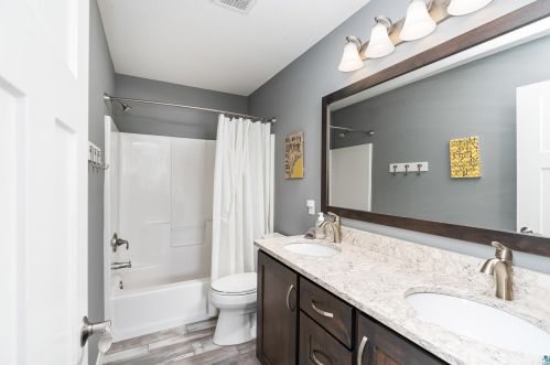 4966 Trails End Dr, Duluth MN  55811-3688 exterior