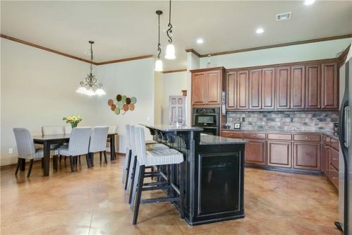 16400 Old Oak Dr, Edmond, OK 73013-3258