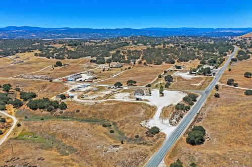 70255 New Pleyto Rd, Lake Nacimiento, CA 93426-9442