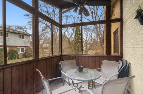 115 Eastwood Dr, Bannockburn IL  60015-5009 exterior