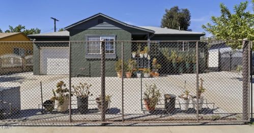 8161 Lullaby Ln, Van Nuys, CA 91402-5234