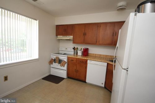 213 Silver Ct, Trenton NJ  08690-3514 exterior