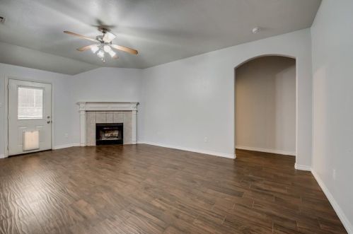 1410 Cowtown Dr, Midlothian TX  76063-5713 exterior