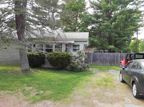 21 Leisure Ln, Belmont, NH 03220-4007