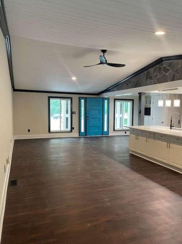 221 Cross Gate Dr, Marietta GA  30068-3921 exterior