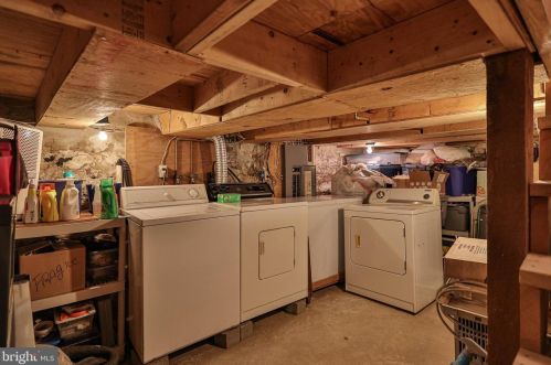 23 Central Ave, Bangor PA 18013-2221 exterior