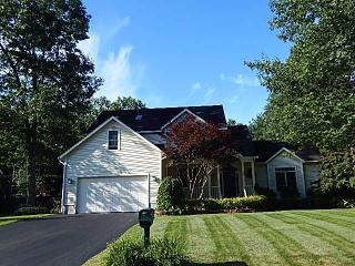 305 Hidden Oaks Dr, Colchester VT  05446-6043 exterior