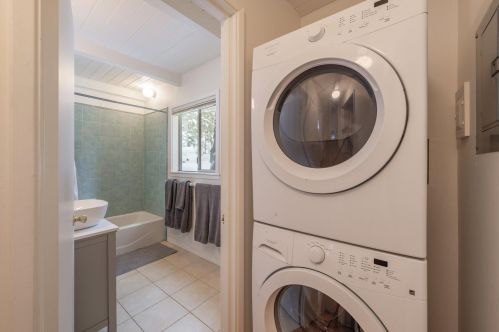 13584 Moraine Rd, Truckee CA  96161-3837 exterior