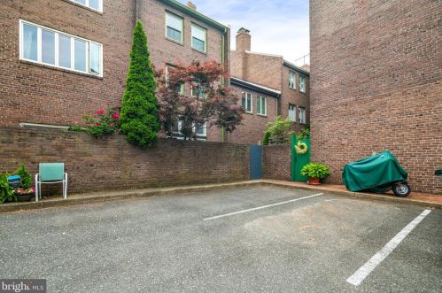 637 Lombard St, Philadelphia PA  19147-1416 exterior