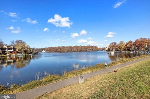 2139 Colts Neck Ct, Herndon VA  20191-1841 exterior
