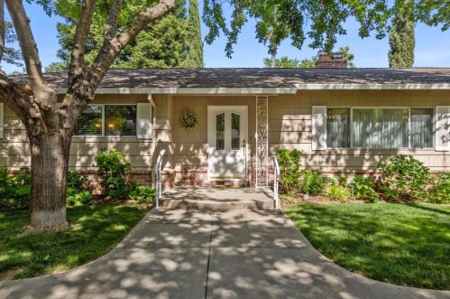 5781 Hoffman Ln, Fair Oaks, CA 95628-2610