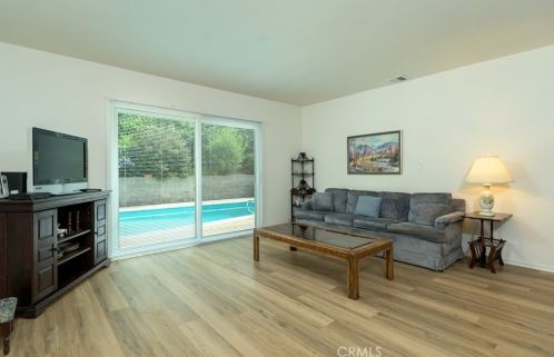 3451 Mevel Pl, Glendale CA  91214-1141 exterior