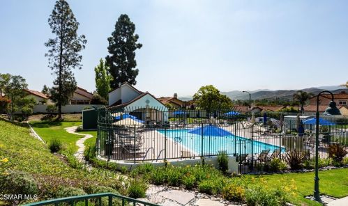 865 Links Vw Dr, Simi Valley CA 93065-6661 exterior