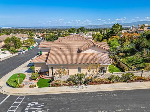 32 Trinity, Irvine CA  92612-3271 exterior