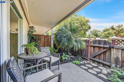 845 Division St, Pleasanton, CA 94566-6511