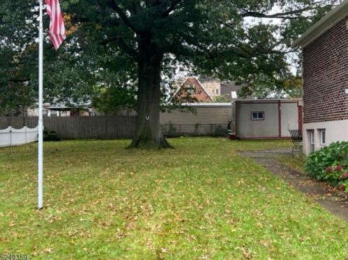 29 Columbus Ave, Perth Amboy, NJ 08863-2201