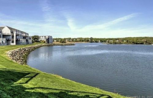 822 Popes Island Rd, Milford, CT 06461-1762