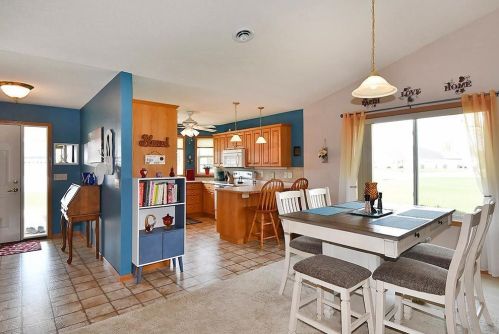 318 5th Cir, Summit MN  55917-1372 exterior
