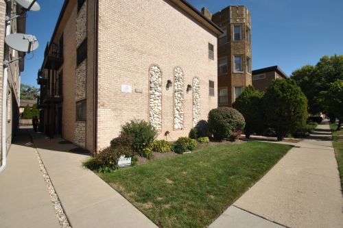 6831 Northwest Hwy, Chicago, IL 60631-1285