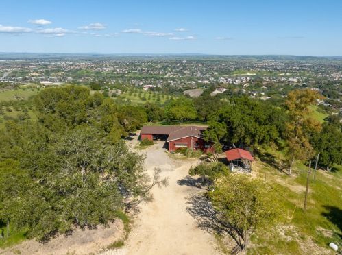 3 12th St, Lake Nacimiento, CA 93446-2088