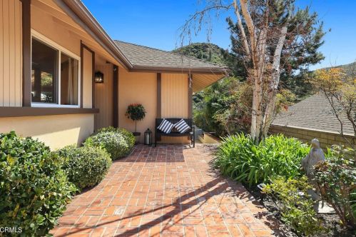 5914 Canyonside Rd, Glendale, CA 91214-1507