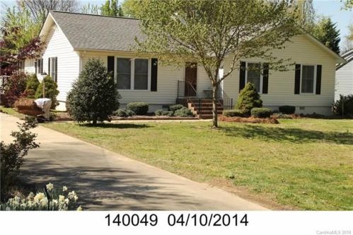 725 Mallotte Ln, Gastonia, NC 28054-6405