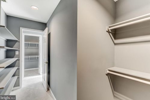 6125 Wooded Run Dr, Columbia MD 21044-3800 exterior