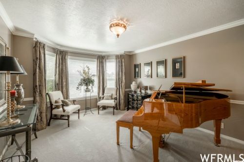 6 Mistywood Ln, Sandy UT 84092-4850 exterior