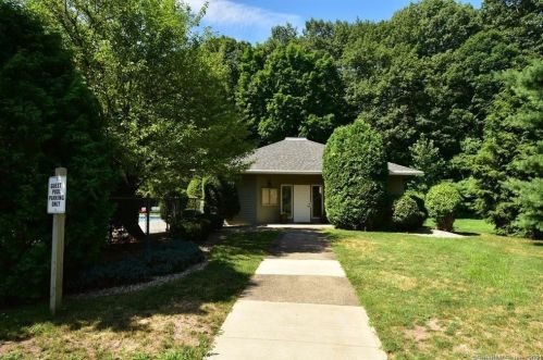 707 Sand Stone Dr, Wapping CT  06074-2865 exterior