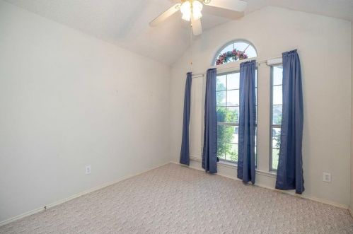 5736 Straightaway Dr, Fort Worth TX  76117-1594 exterior