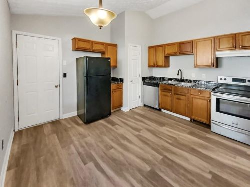 6762 Hiddenlake Dr, Rex GA 30273-2109 exterior