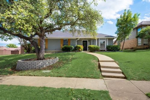 2046 Greenstone Trl, Carrollton, TX 75010-4017