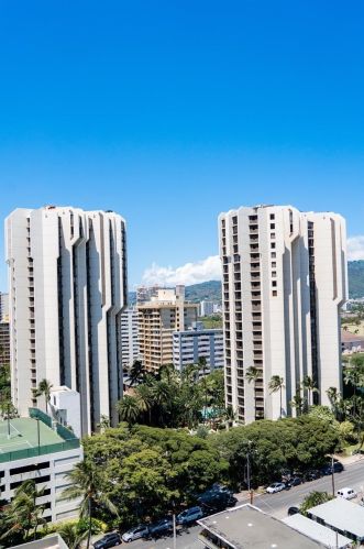 300 Wai Nani Way, Honolulu HI  96815-3961 exterior