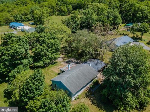 481 Cranes Gap Rd, Carlisle PA  17013-9602 exterior