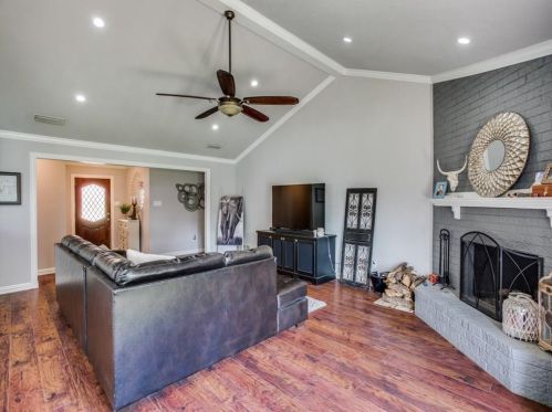 807 Village Green Dr, Rockwall TX  75087-3507 exterior